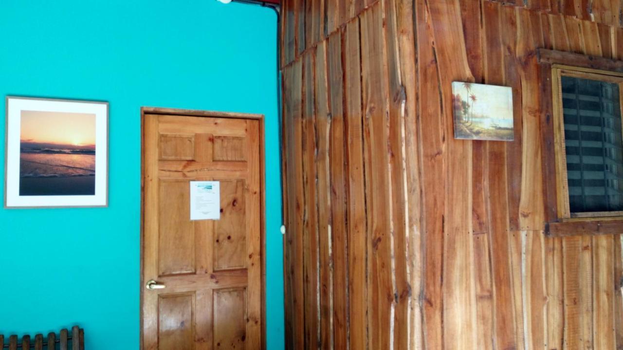 Готель Burnt Toast Surfcamp Носара Екстер'єр фото