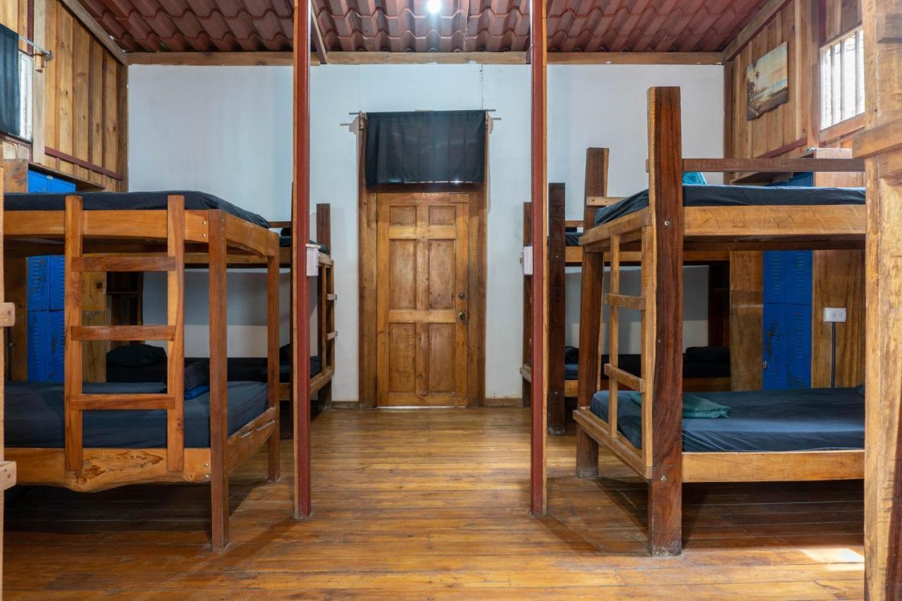 Готель Burnt Toast Surfcamp Носара Екстер'єр фото
