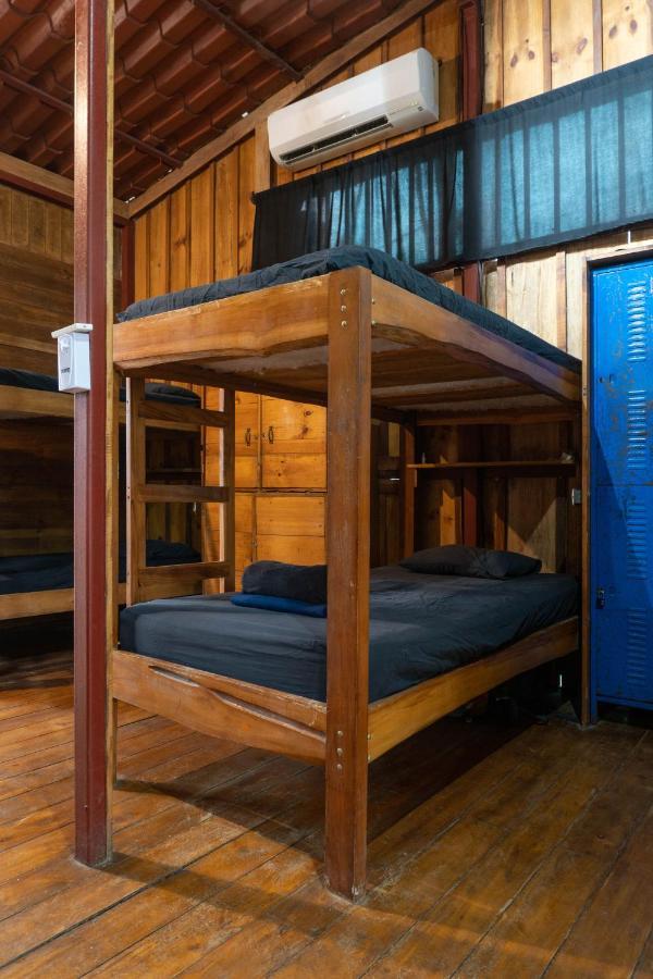 Готель Burnt Toast Surfcamp Носара Екстер'єр фото