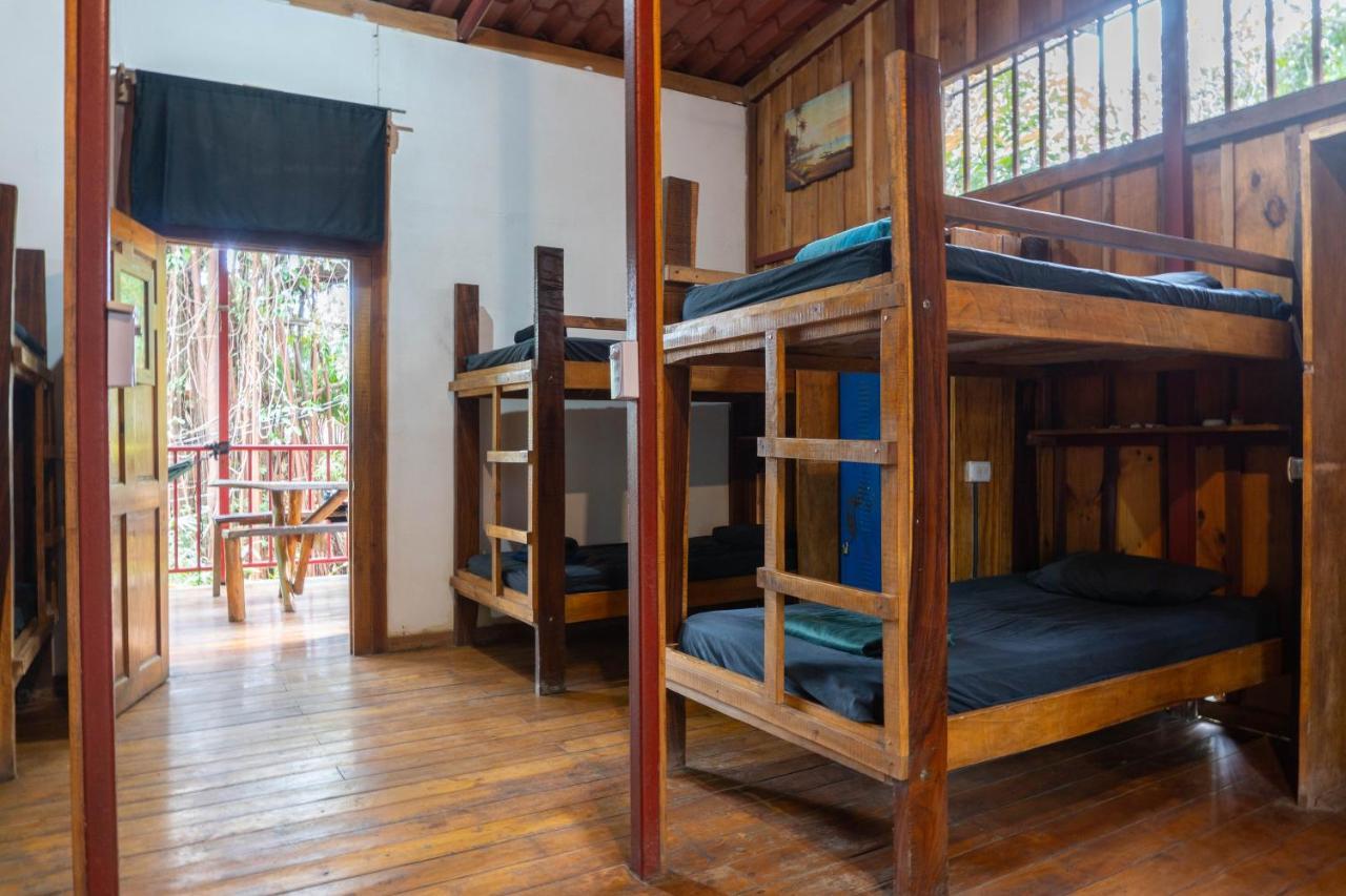 Готель Burnt Toast Surfcamp Носара Екстер'єр фото