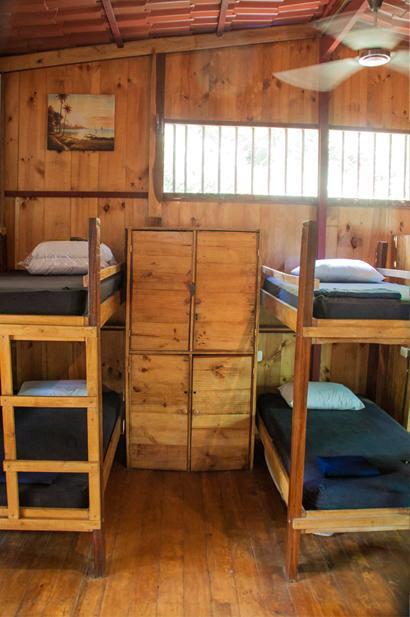 Готель Burnt Toast Surfcamp Носара Екстер'єр фото